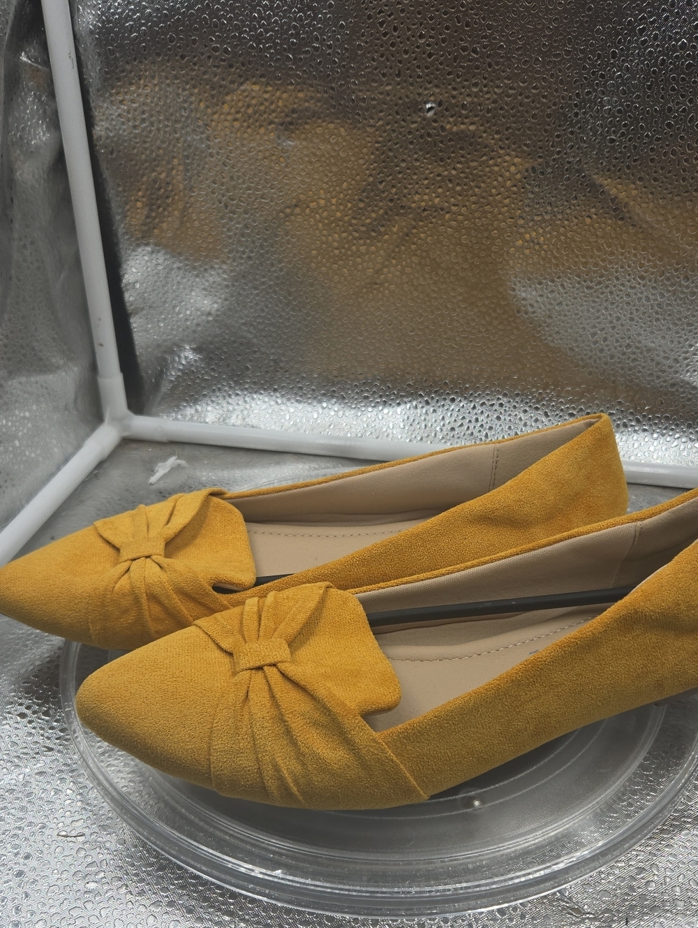 D1 Musshoe Yellow suade flats sz 8.